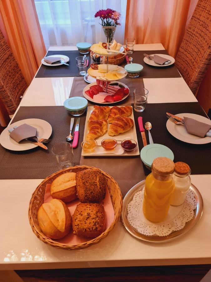 Gastehaus Elisabeth Hotel Weisenheim am Sand Kültér fotó